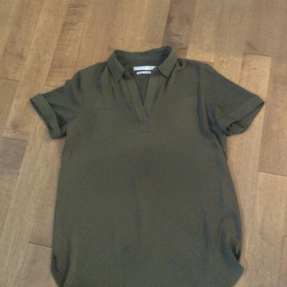 Womens green v-neck top